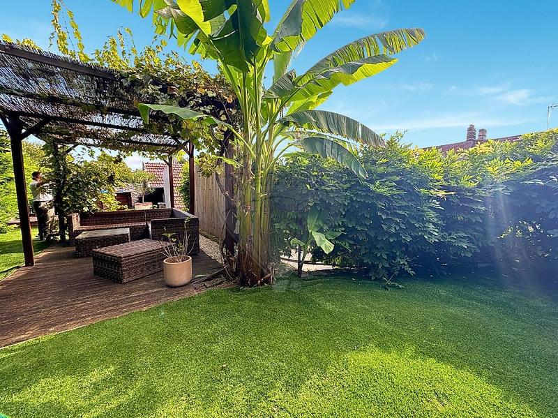 Demeure - 163 m² - 7 pièces