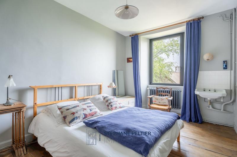 Maison - 300 m² - 9 pièces