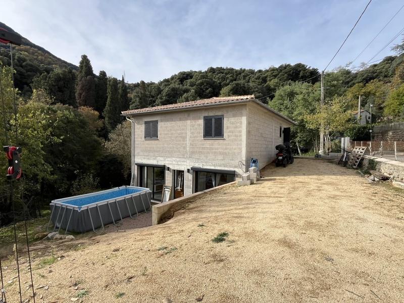 Maison - 148 m² - 5 pièces