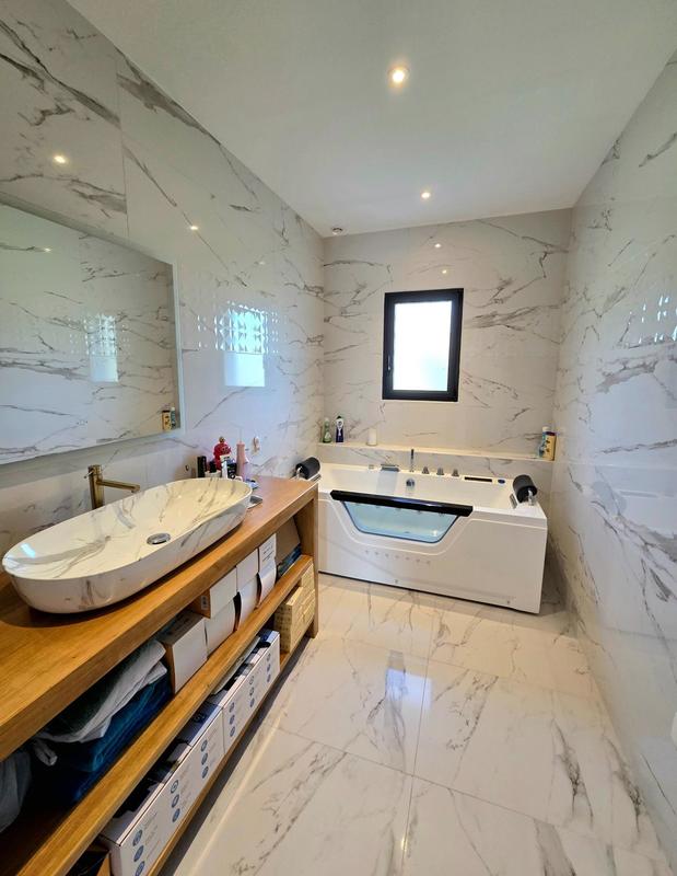 Villa - 208 m² - 5 pièces