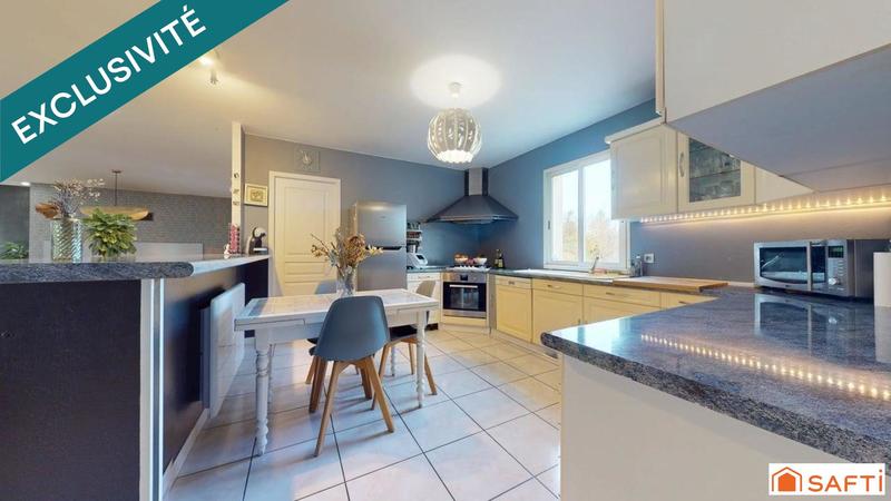 Maison - 209 m² - 9 pièces