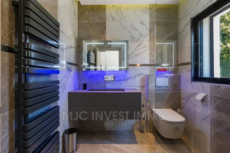 Villa - 257 m² - 10 pièces