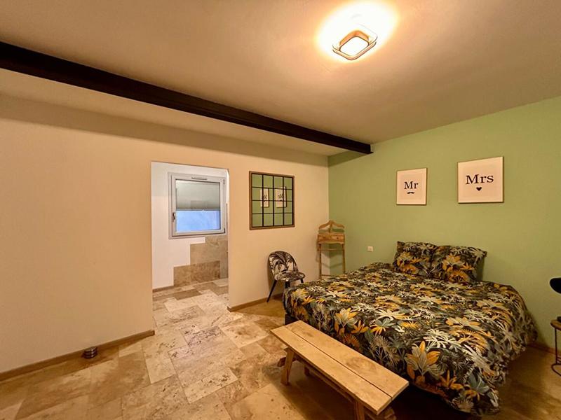 Demeure - 230 m² - 6 pièces