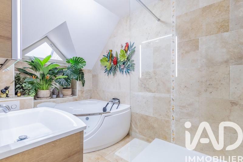 Maison - 92 m² - 6 pièces