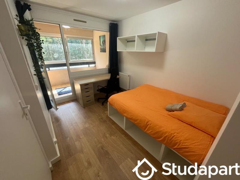 Chambre - 10 m² - 1 pièce