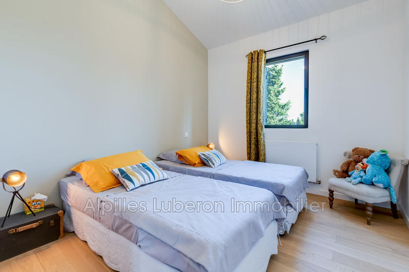 Propriété - 250 m² - 7 pièces