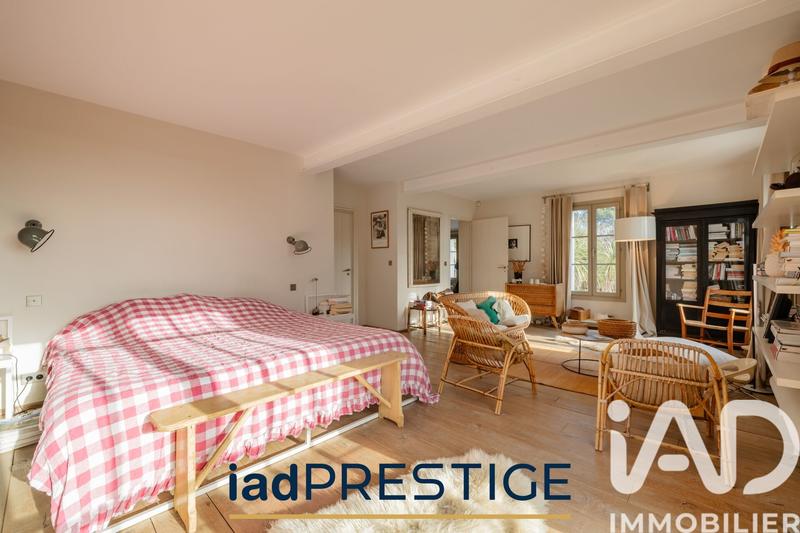 Maison - 257 m² - 8 pièces