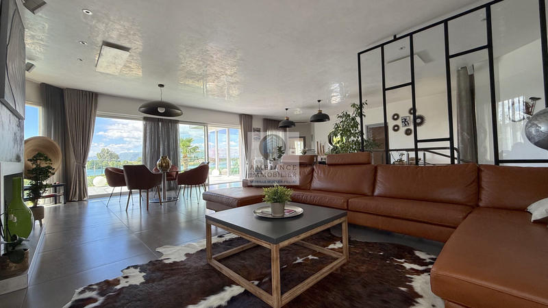 Maison - 257 m² - 7 pièces