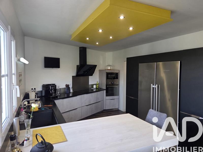 Maison - 255 m² - 6 pièces