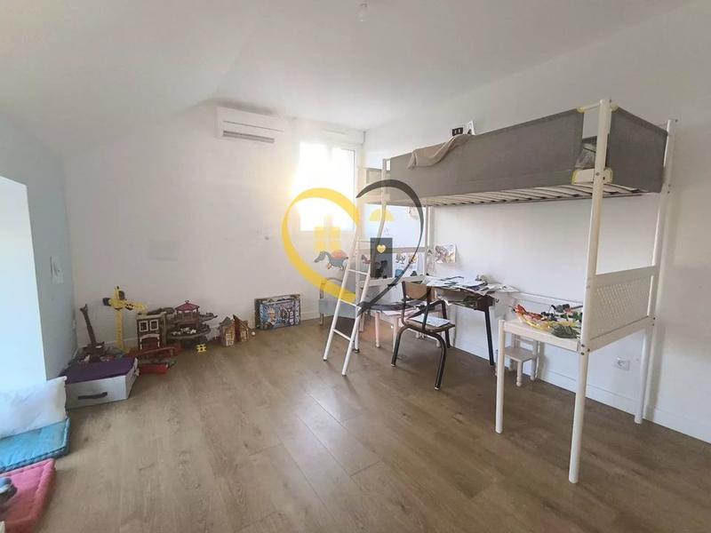 Maison de ville - 254 m² - 1 pièce