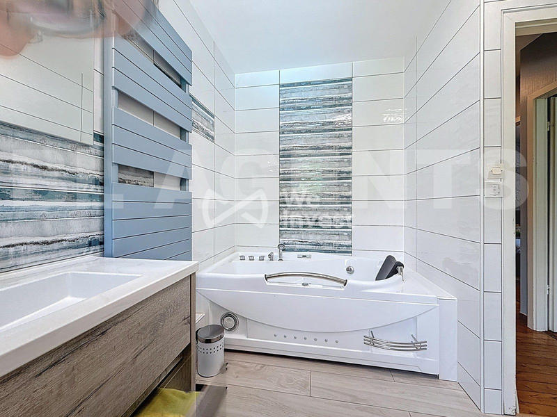 Maison - 153 m² - 10 pièces