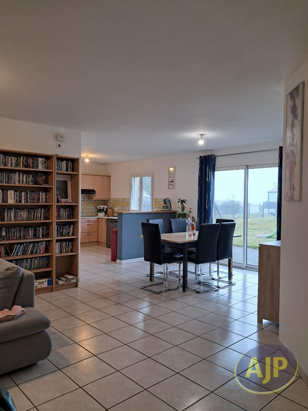 Maison - 99 m² - 4 pièces
