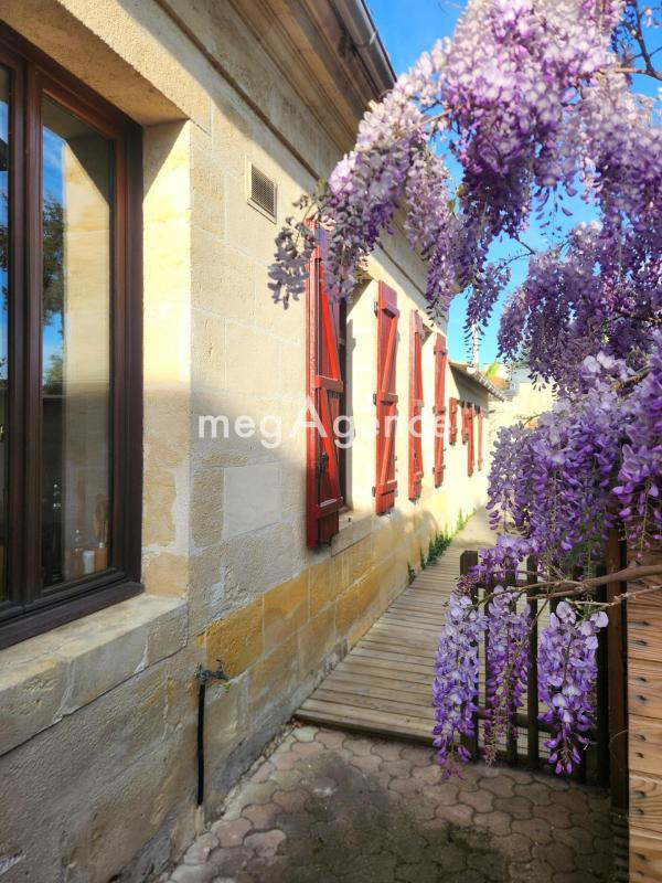 Maison - 230 m² - 8 pièces