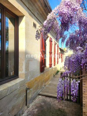 Maison - 230 m² - 8 pièces