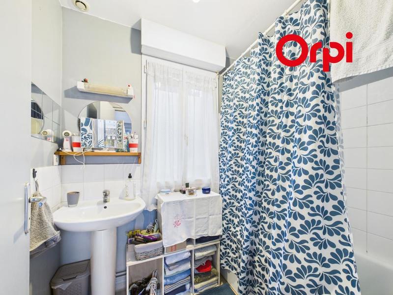 Immeuble - 210 m² - 12 pièces