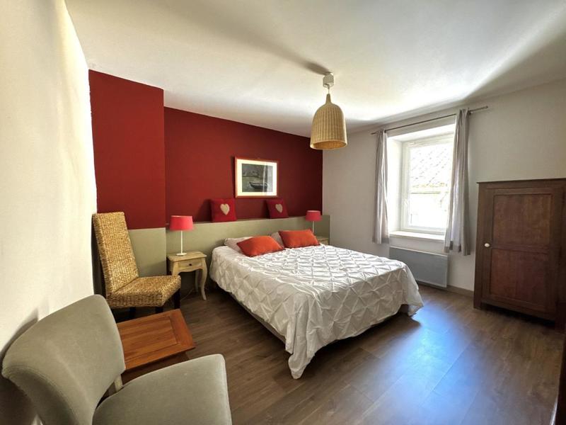 Maison - 208 m² - 7 pièces