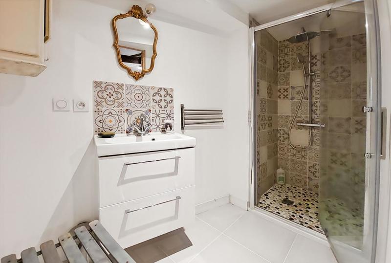 Maison - 360 m² - 10 pièces