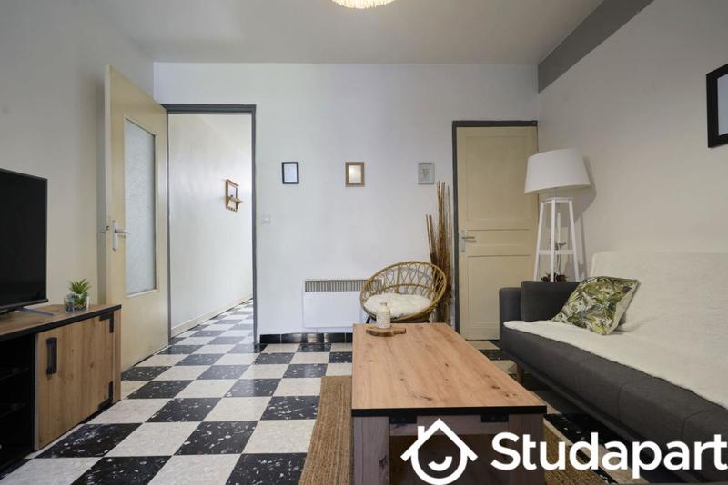 Chambre - 10 m² - 1 pièce