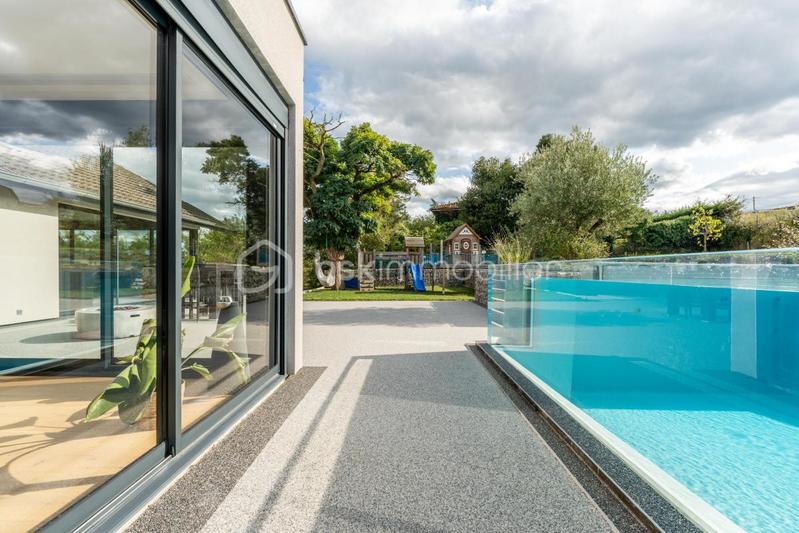 Maison - 180 m² - 6 pièces