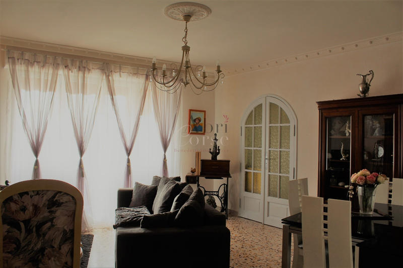 Appartement - 87 m² - 4 pièces