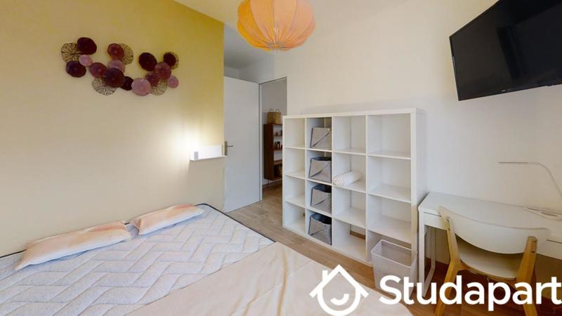 Chambre - 11 m² - 1 pièce