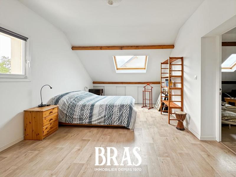 Maison - 160 m² - 10 pièces