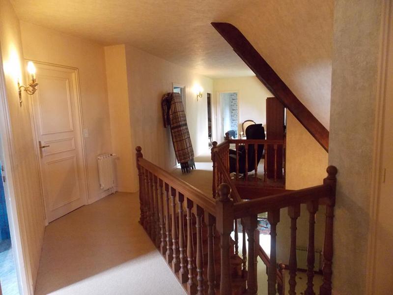 Maison - 230 m² - 8 pièces