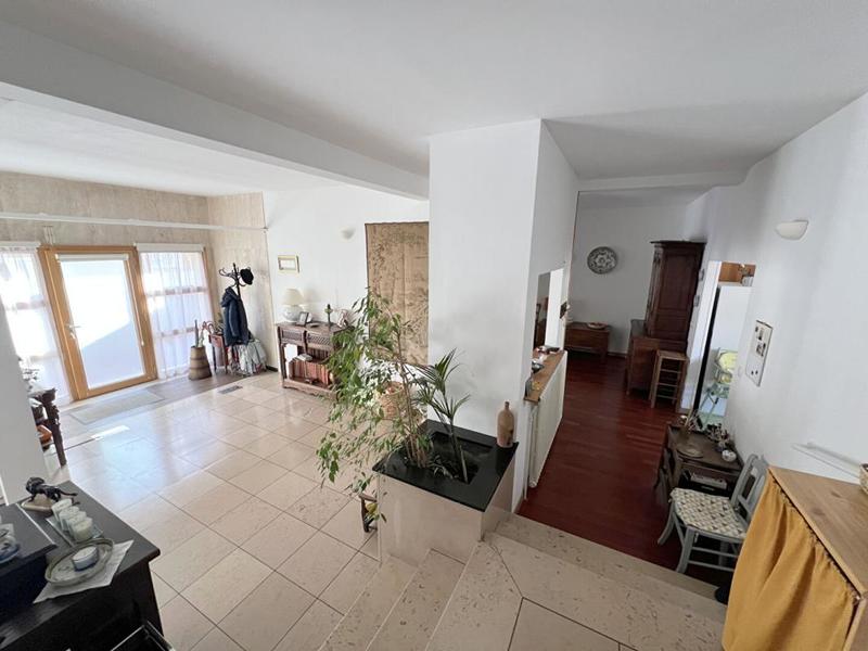 Appartement - 168 m² - 6 pièces