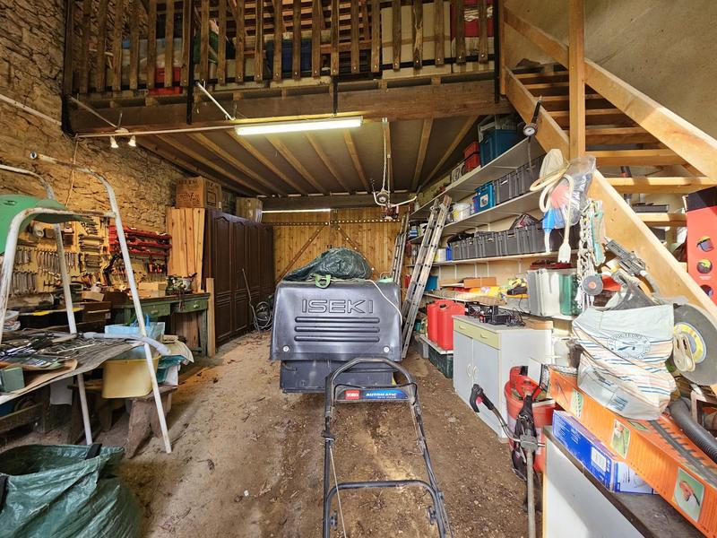 Maison traditionnelle - 240 m² - 7 pièces