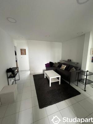 Chambre - 13 m² - 1 pièce