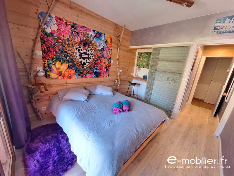 Maison traditionnelle - 393 m² - 11 pièces