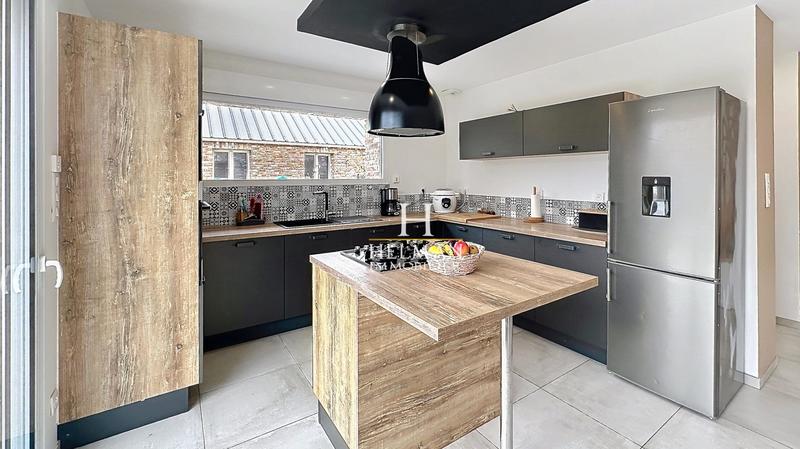 Maison - 93 m² - 4 pièces