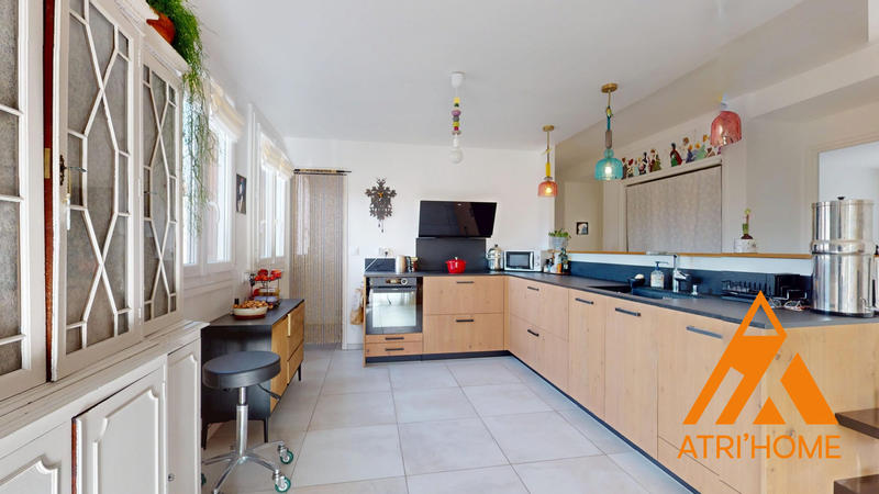 Appartement - 111 m² - 4 pièces