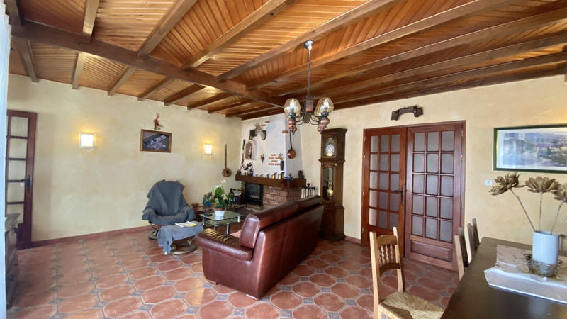 Maison - 265 m² - 11 pièces