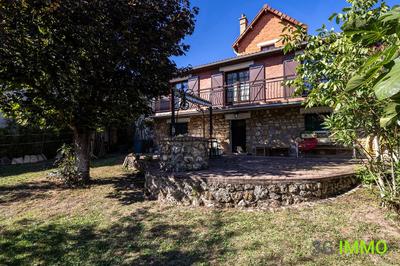 Maison traditionnelle - 140 m² - 7 pièces