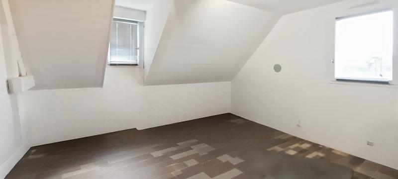 Maison - 183 m² - 7 pièces