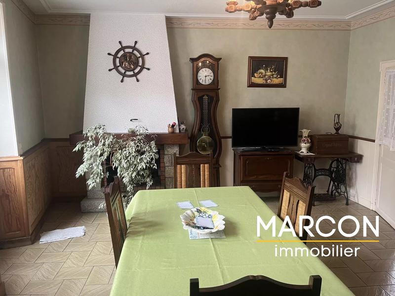 Maison - 230 m² - 10 pièces
