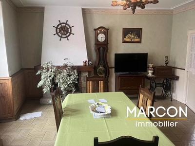Maison - 230 m² - 10 pièces