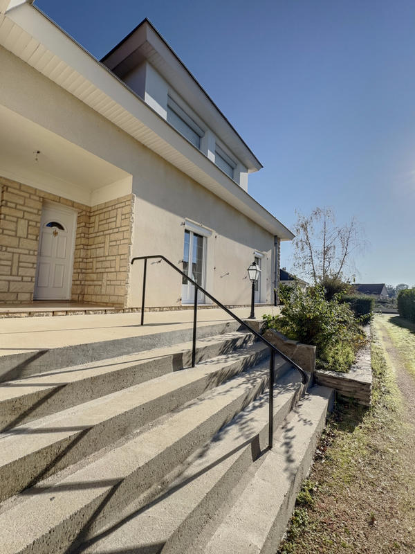 Maison - 185 m² - 6 pièces