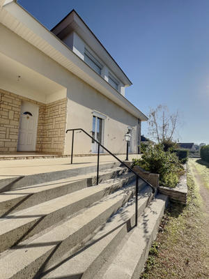 Maison - 185 m² - 6 pièces