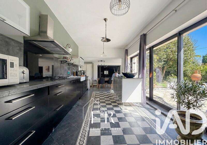 Maison - 185 m² - 6 pièces