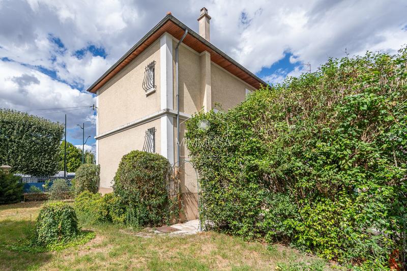 Maison - 140 m² - 6 pièces