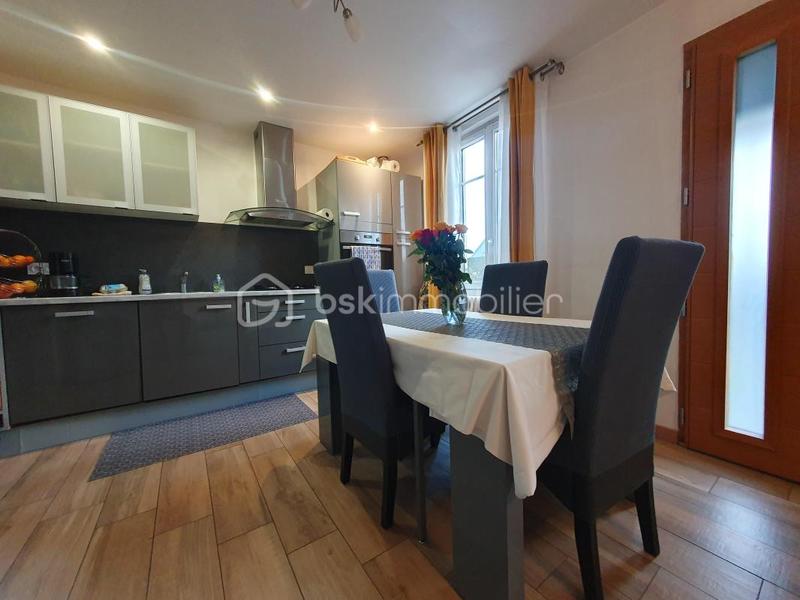 Maison - 96 m² - 4 pièces