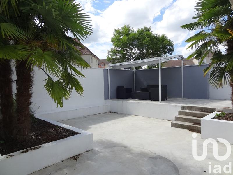 Maison - 225 m² - 6 pièces