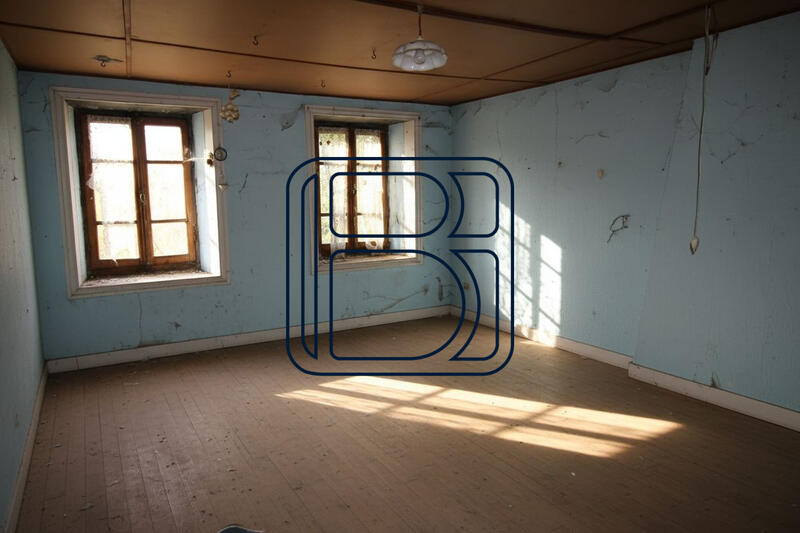 Maison - 99 m² - 7 pièces