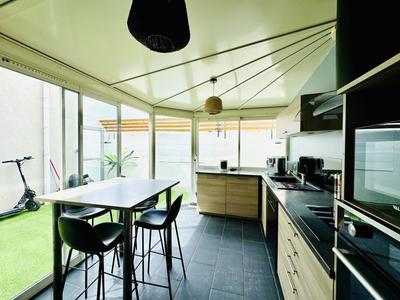 Appartement - 80 m² - 3 pièces