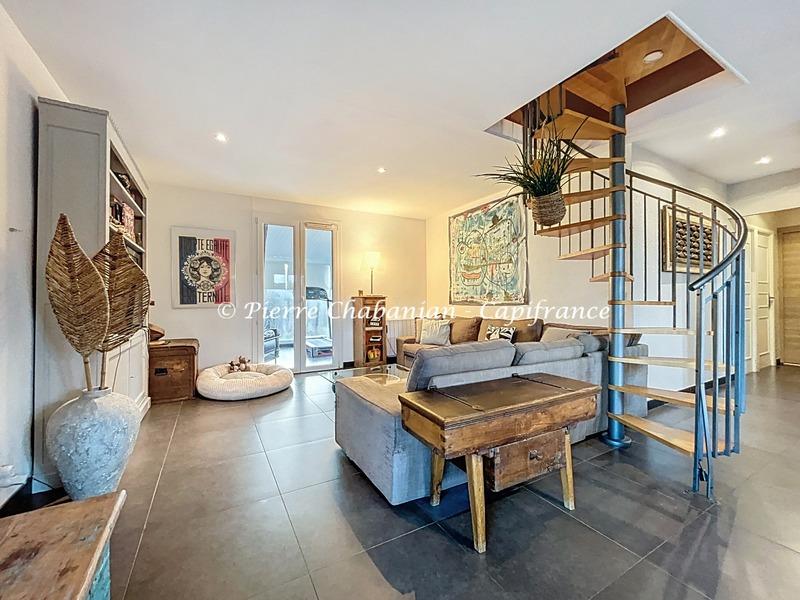 Maison - 167 m² - 7 pièces