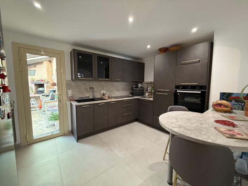 Maison - 140 m² - 5 pièces