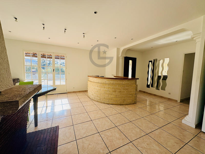 Villa - 168 m² - 7 pièces