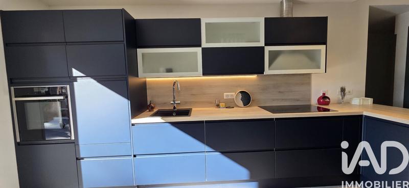 Maison - 177 m² - 8 pièces